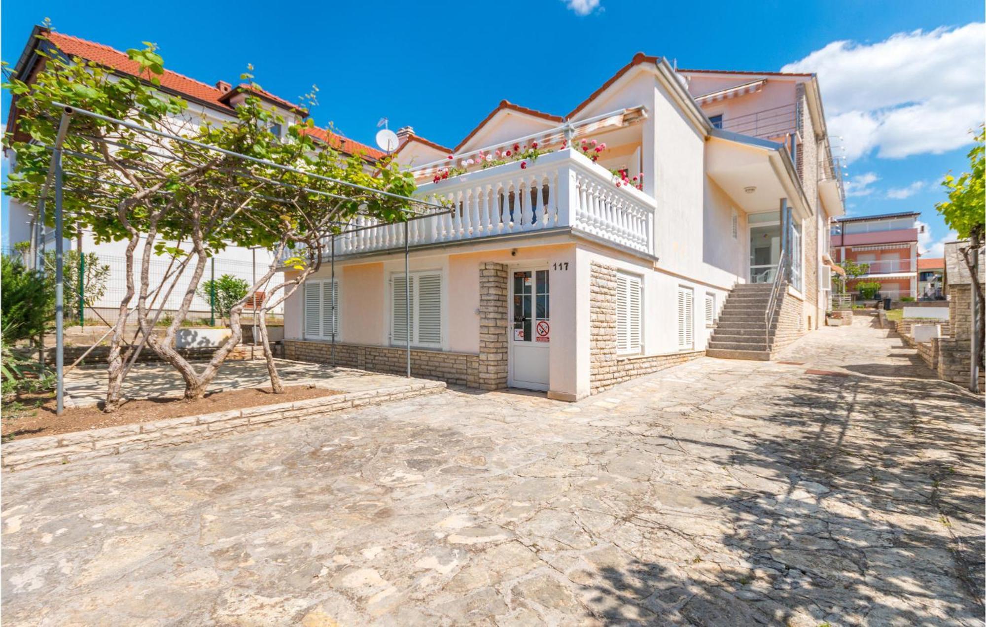 Awesome Apartment In Sveti Filip I Jakov W/ 1 Bedrooms Экстерьер фото
